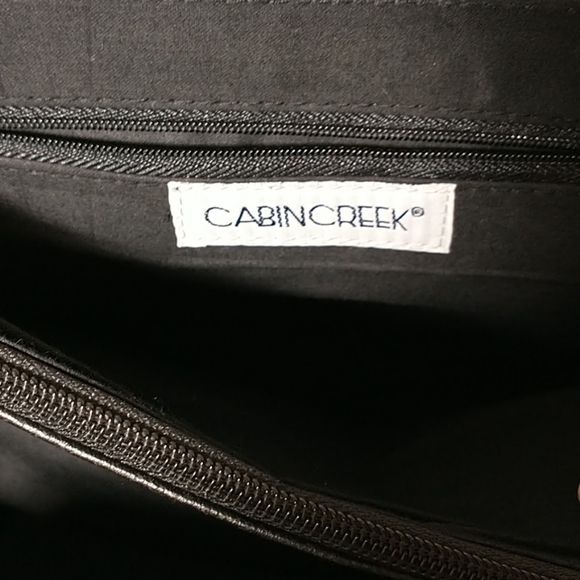 Cabin Creek women's shoulder bag. - Picture 9 of 11